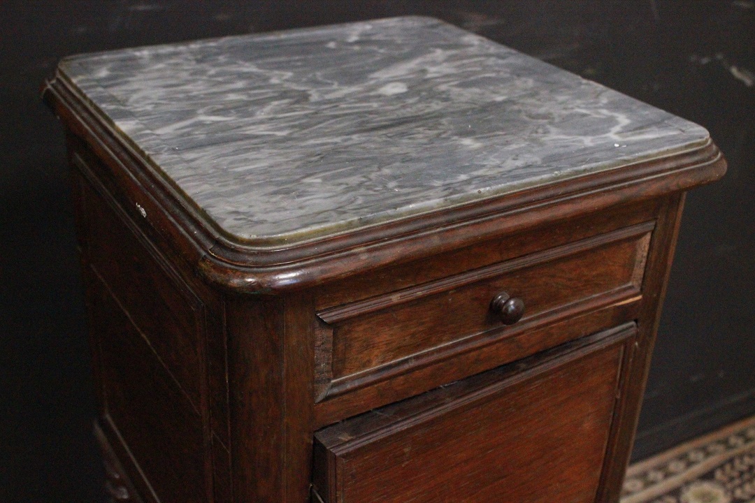 259_comodino_mobiletto_legno_marmo_porta_pitale_vaso_notte_inizio_Novecento_XX_secolo_francese_Francia_FRA_8
