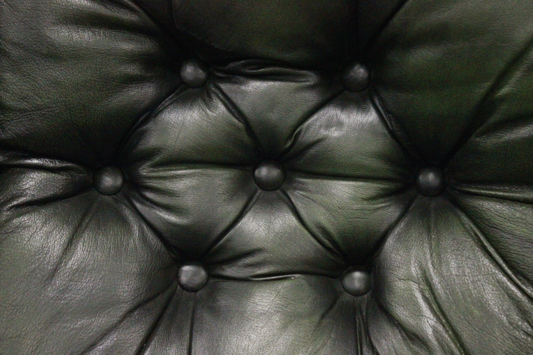 682_divano_sofa_modello_bergere_chester_chesterfield_pelle_leather_verde_green_originale_inglese_original_english_3_posti_three_3