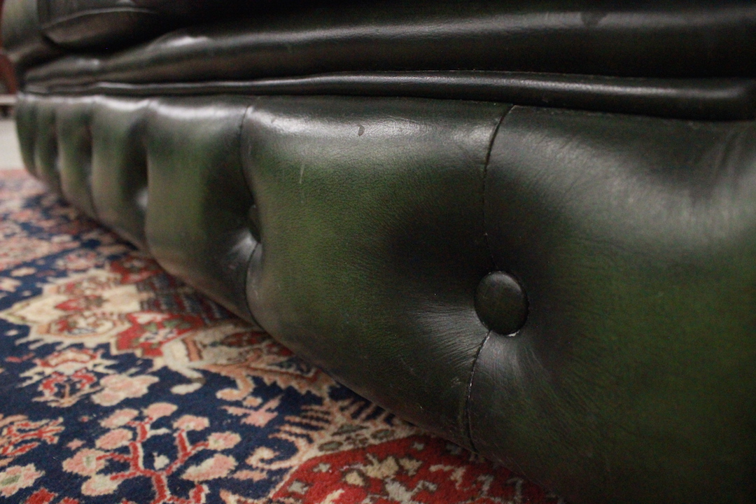 682_divano_sofa_modello_bergere_chester_chesterfield_pelle_leather_verde_green_originale_inglese_original_english_3_posti_three_4