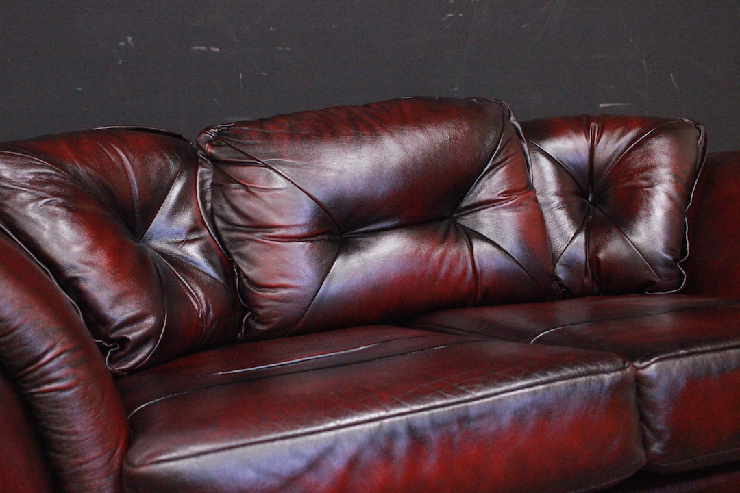 624_divano_sofa_modello_chesterfield_chester_3_three_tre_posti_bordeaux_inglese_english_pelle_leather_1