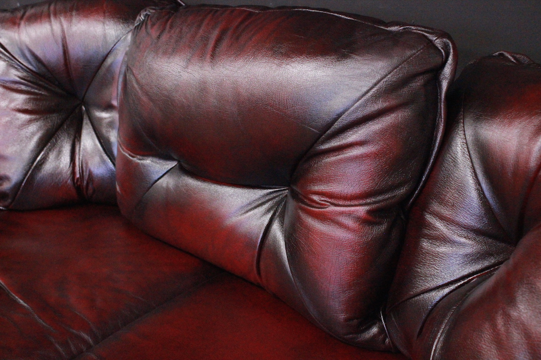 624_divano_sofa_modello_chesterfield_chester_3_three_tre_posti_bordeaux_inglese_english_pelle_leather_4