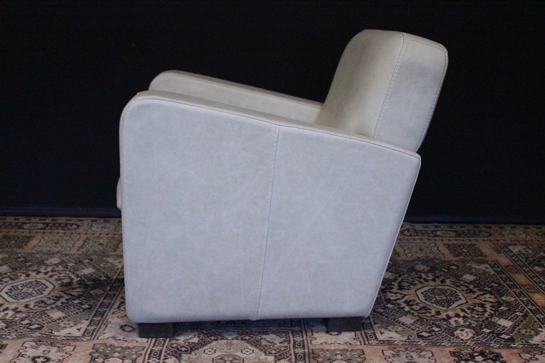 639_poltrona_armchair_design_leather_pelle_avorio_ivory_tessuto_dopo_2000_italia_italy_2
