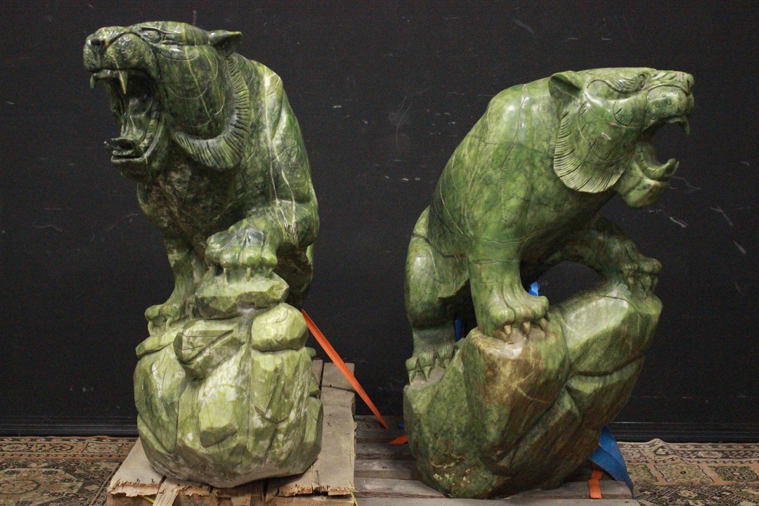 360_coppia_due_tigri_scultura_statua_nefrite_verde_seconda_metà_Novecento_XX_secolo_11