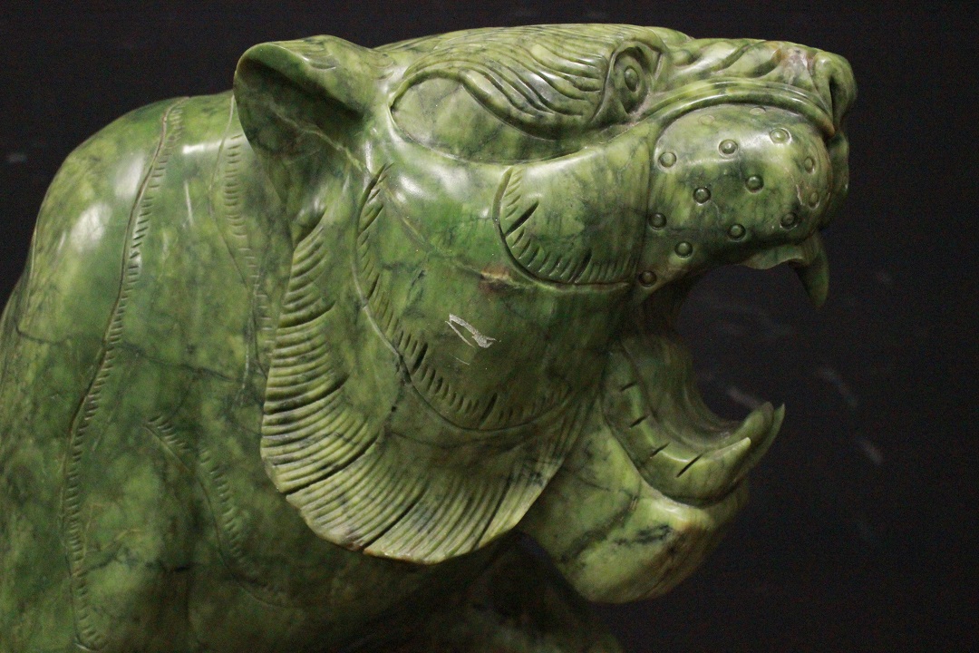 360_coppia_due_tigri_scultura_statua_nefrite_verde_seconda_metà_Novecento_XX_secolo_17