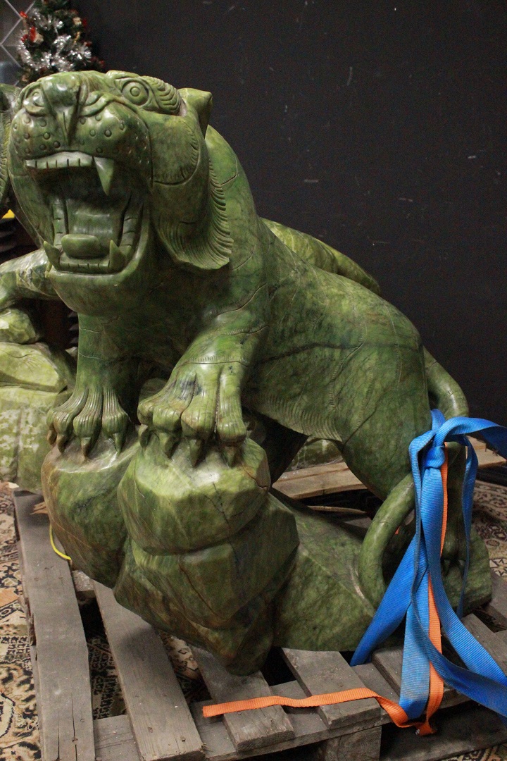 360_coppia_due_tigri_scultura_statua_nefrite_verde_seconda_metà_Novecento_XX_secolo_21