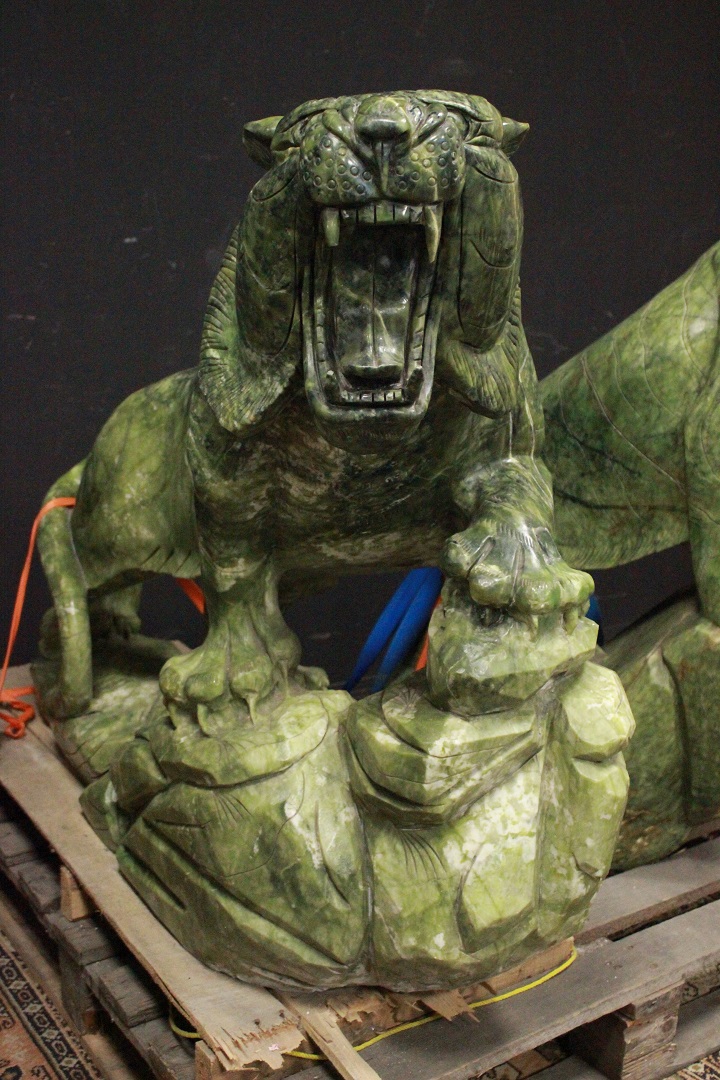 360_coppia_due_tigri_scultura_statua_nefrite_verde_seconda_metà_Novecento_XX_secolo_3