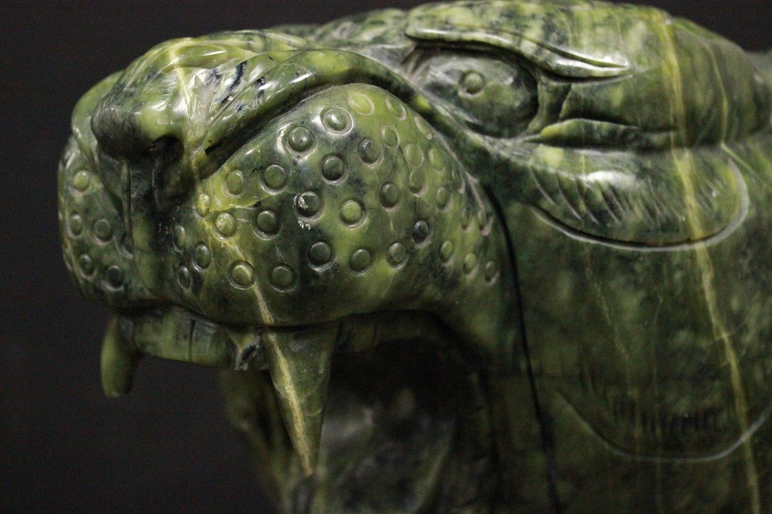 360_coppia_due_tigri_scultura_statua_nefrite_verde_seconda_metà_Novecento_XX_secolo_4