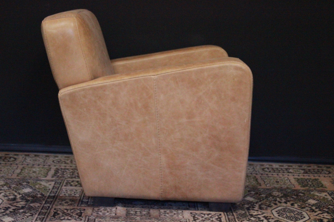658_poltrona_armchair_design_leather_pelle_marrone_brown_dopo_2000_italia_italy_2