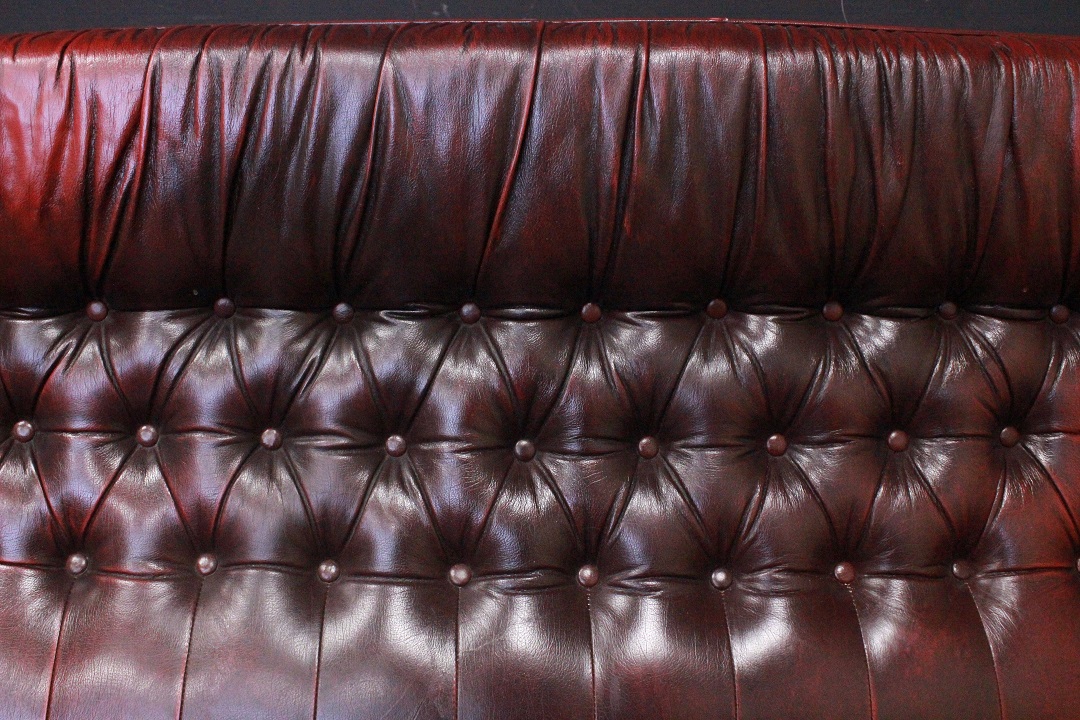 669_Divano_Sofa_Chester_Chesterfield_tre_posti_3_three_seater_bergere_leather_pelle_bordeaux_originale_original_english_inglese_UK_2