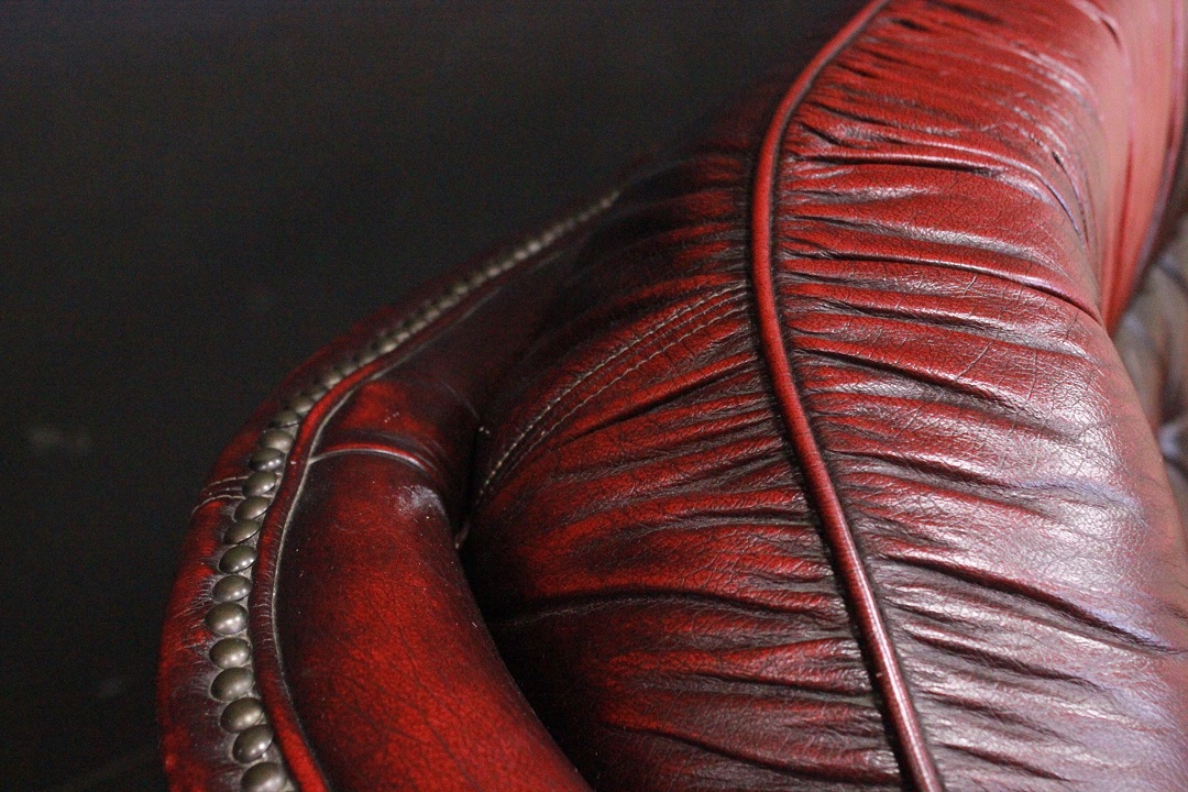 669_Divano_Sofa_Chester_Chesterfield_tre_posti_3_three_seater_bergere_leather_pelle_bordeaux_originale_original_english_inglese_UK_4