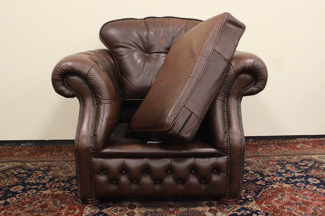 679_poltrona_armchair_chesterfield_club_marrone_cioccolato_inglese_english_chocolate_brown_pelle_leather_originale_original_UK_7