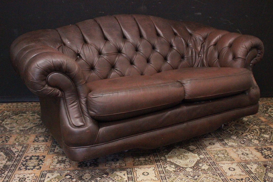 688_chester_chesterfield_divano_3_three_tre_posti_seater_club_sofa_marrone_brown_pelle_leather_originale_ inglese_original_UK_0