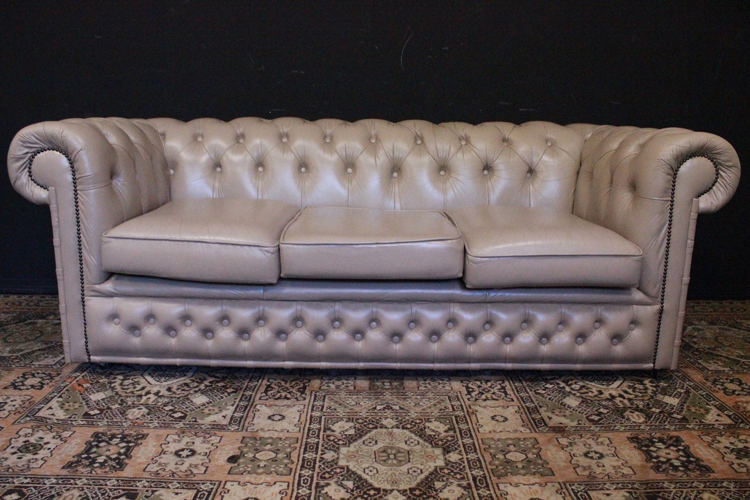494_divano_sofa_club_chester_chesterfield_pelle_leather_bianco_white_avorio_ivory_originale_inglese_original_english__UK_3_posti_three_0