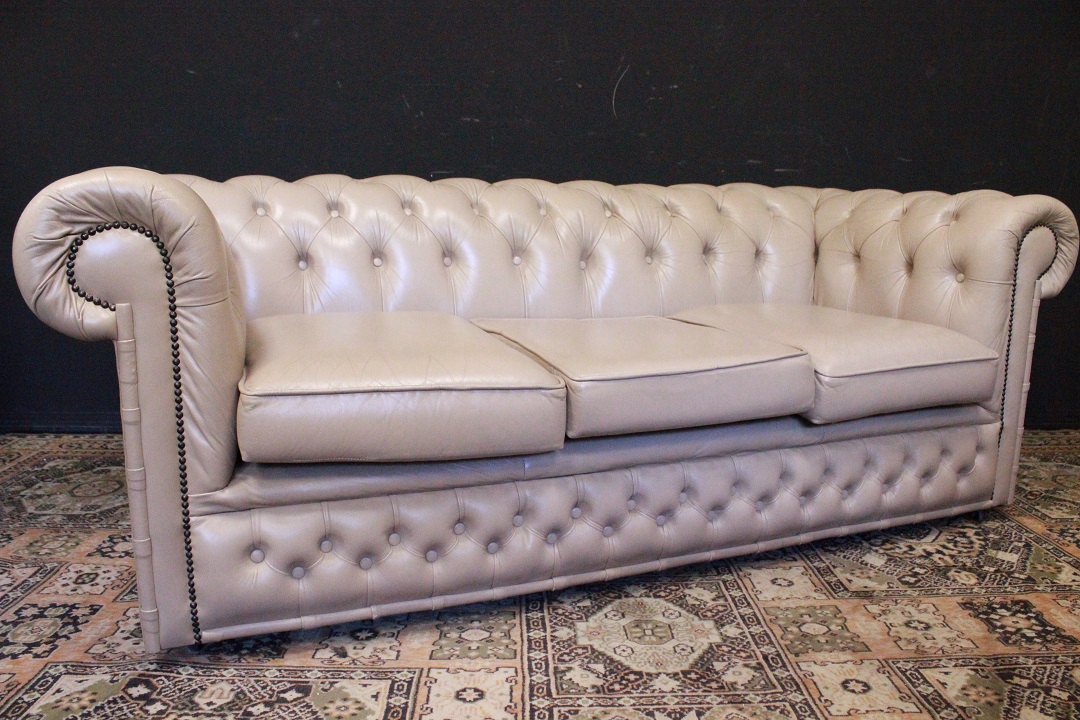 494_divano_sofa_club_chester_chesterfield_pelle_leather_bianco_white_avorio_ivory_originale_inglese_original_english__UK_3_posti_three_3