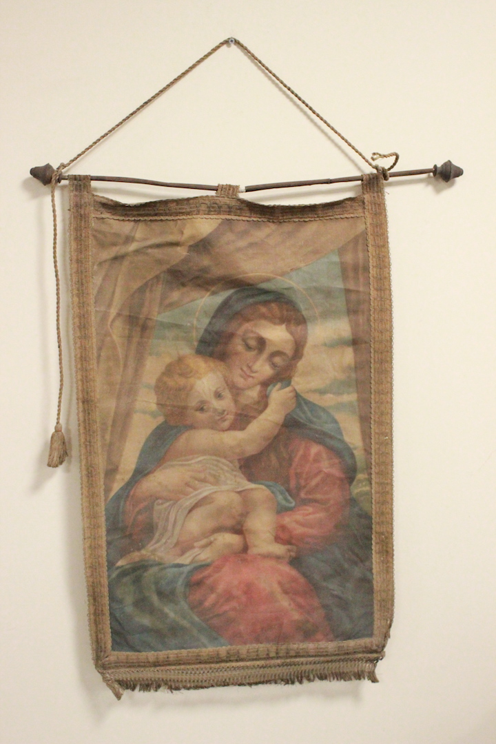 576_stendardo_Madonna_Gesù_bambino_tessuto_metallo_Jesus_child_metal_standard_0