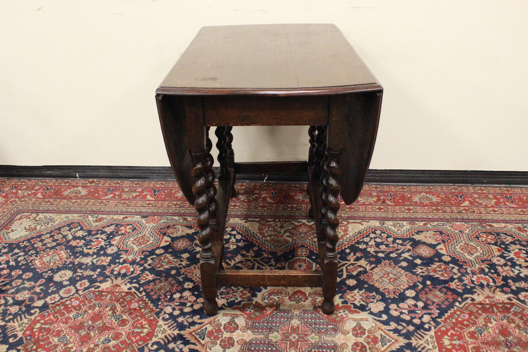 579_tavolo_legno_gambe_torciglioni_apribile_ante_metà_'900_1