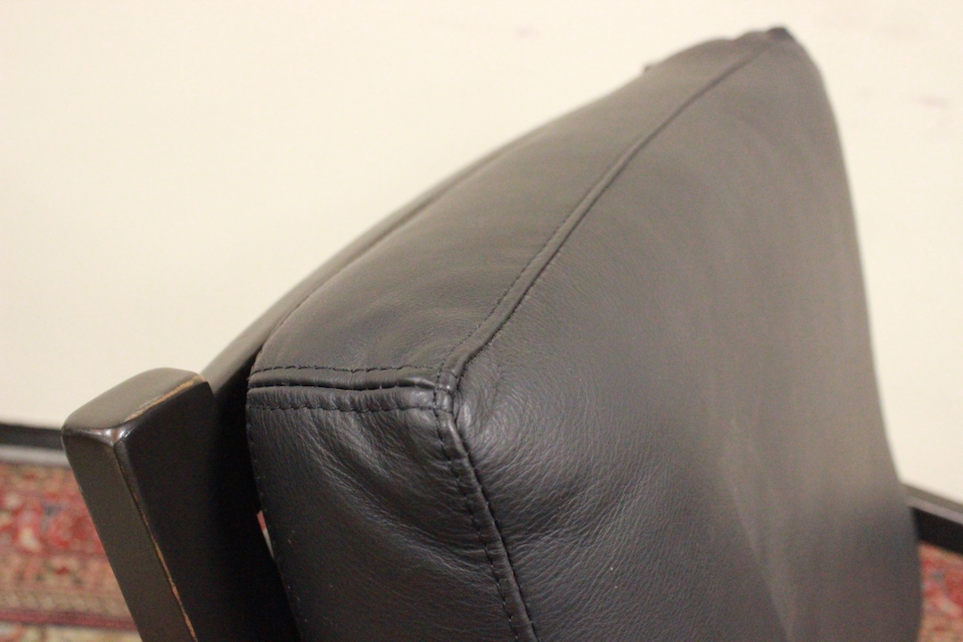 691_poltrona_armchair_design_leather_pelle_nera_black_legno_nero_black_wood_dopo_2000_italia_italy_origine_3