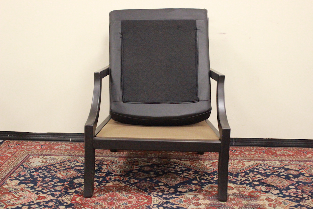 691_poltrona_armchair_design_leather_pelle_nera_black_legno_nero_black_wood_dopo_2000_italia_italy_origine_7