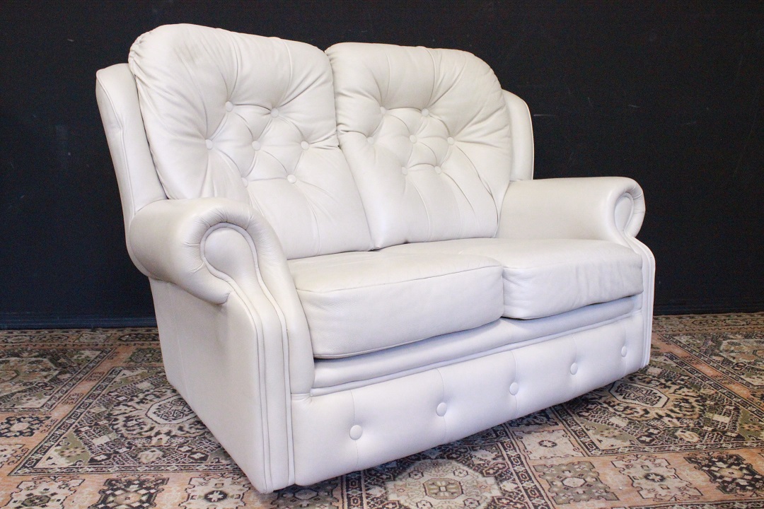 335_divano_bergere_sofa_chesterfield_chester_bianco_creme_white_original_originale_english_inglese_leather_2_two_due_posti_pelle_UK_3