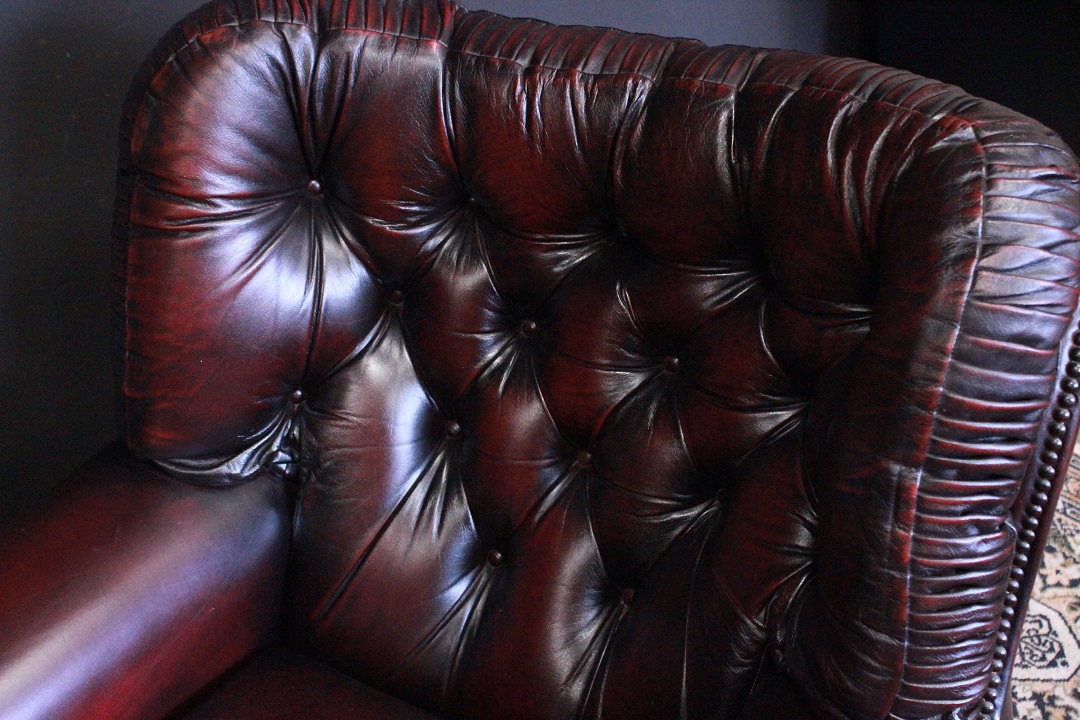 422_chester_chesterfield_bergere_poltrona_armchair_bordeaux_rosso_leather_pelle_originale_original_english_inglese_plissettatura_7