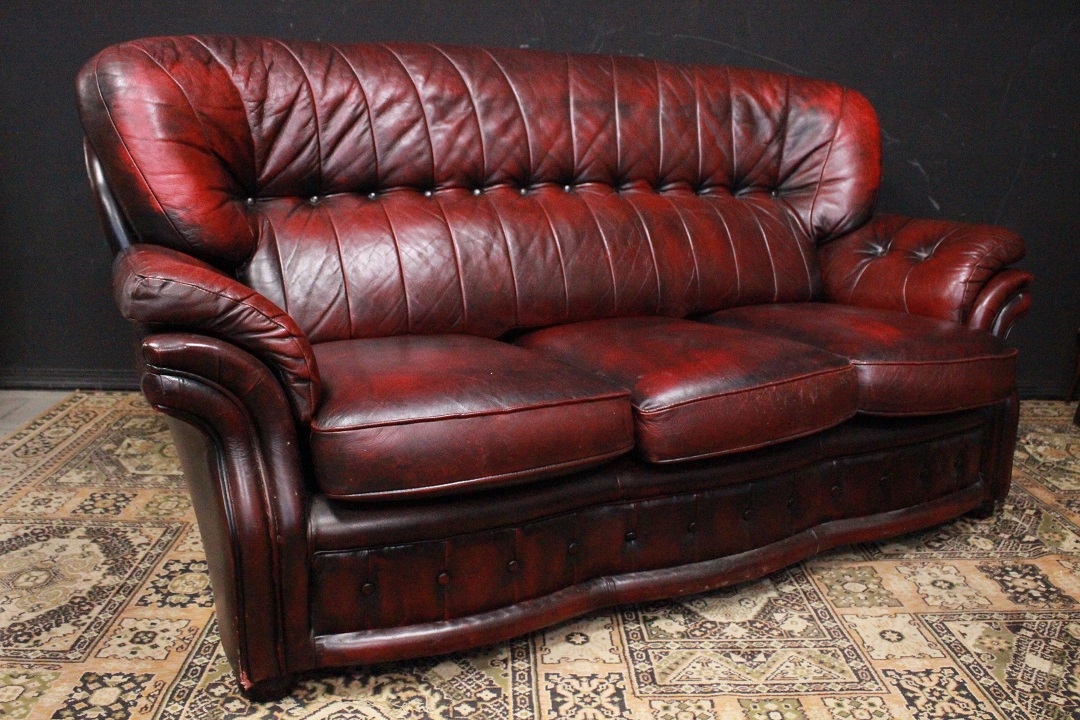 591_divano_bergere_sofa_chesterfield_chester_bordeaux_rosso_red_original_originale_english_inglese_leather_3_three_tre_posti_pelle_inglese_UK_0