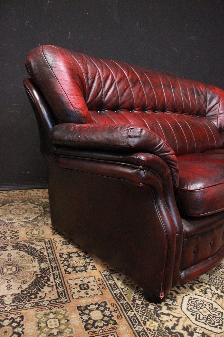 591_divano_bergere_sofa_chesterfield_chester_bordeaux_rosso_red_original_originale_english_inglese_leather_3_three_tre_posti_pelle_inglese_UK_7
