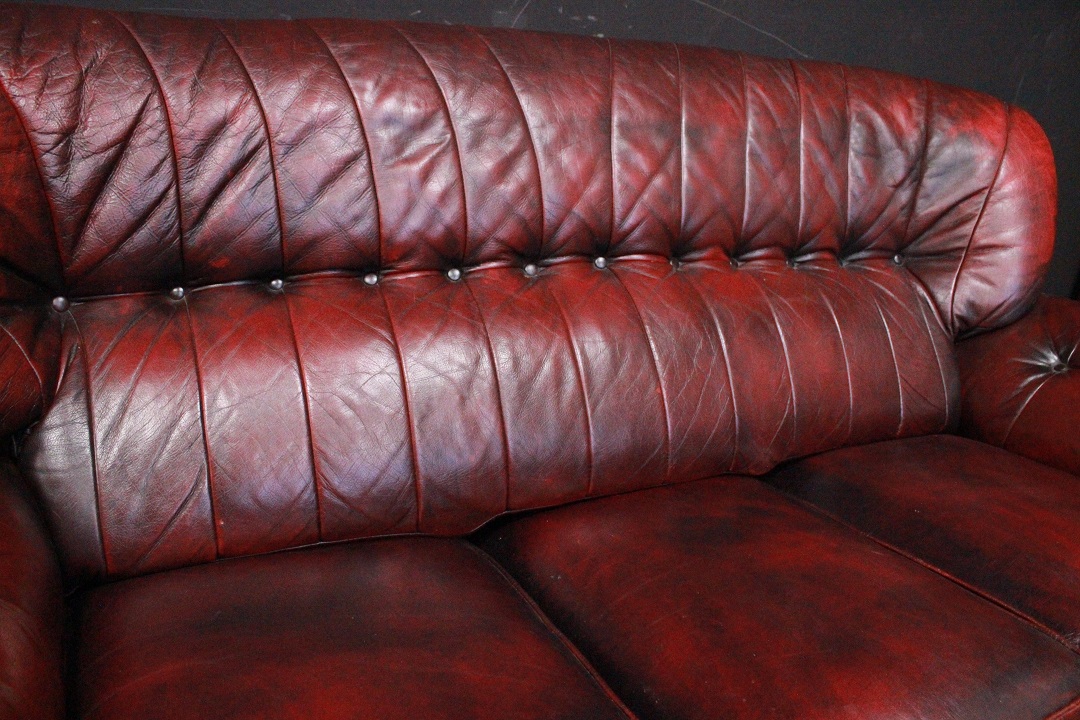 591_divano_bergere_sofa_chesterfield_chester_bordeaux_rosso_red_original_originale_english_inglese_leather_3_three_tre_posti_pelle_inglese_UK_8