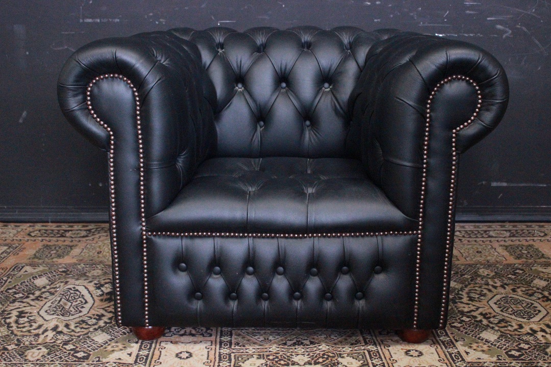593_Poltrona_Armchair_Chester_Chesterfield_club_leather_pelle_nera_black_originale_original_Brescia_Roncadelle_english_inglese_UK_3