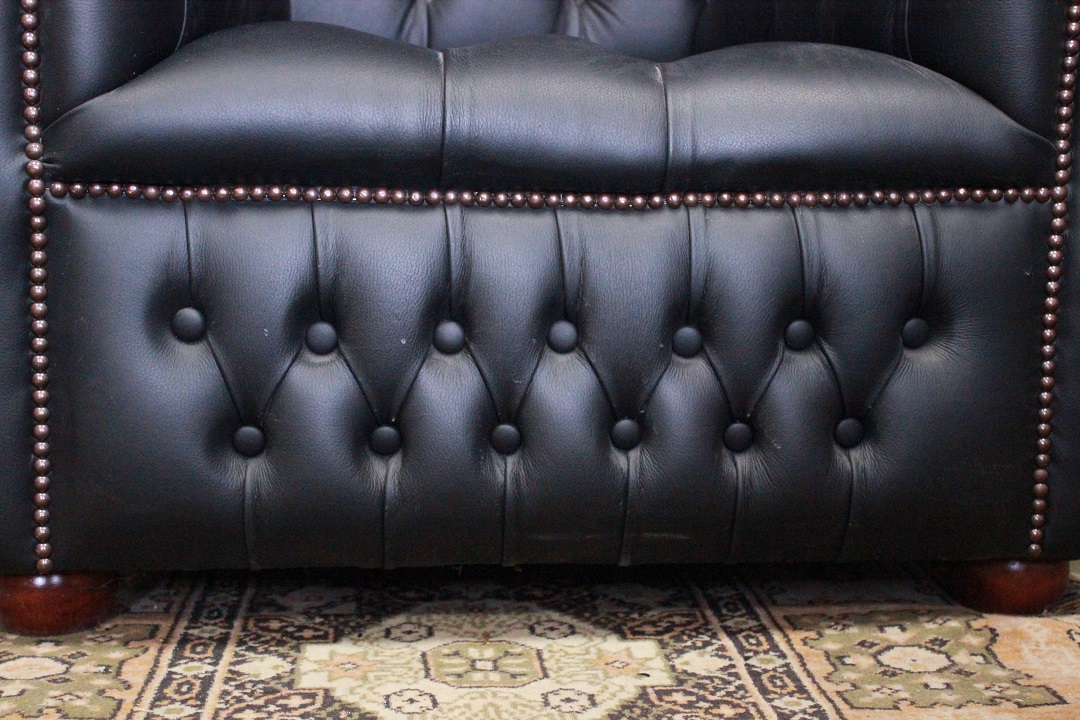 593_Poltrona_Armchair_Chester_Chesterfield_club_leather_pelle_nera_black_originale_original_Brescia_Roncadelle_english_inglese_UK_4
