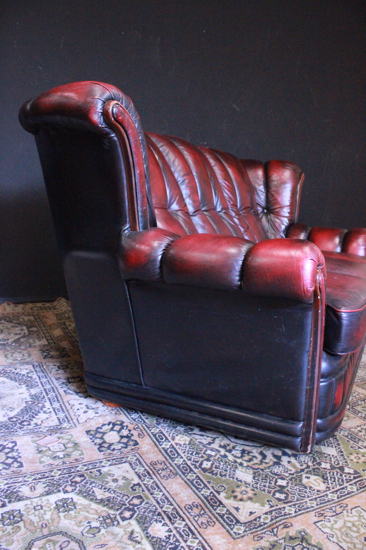 344_divano_sofa_modello_a_fiore_flower_chesterfield_chester_bergere_3_three_tre_posti_bordeaux_inglese_english_pelle_leather_UK_6