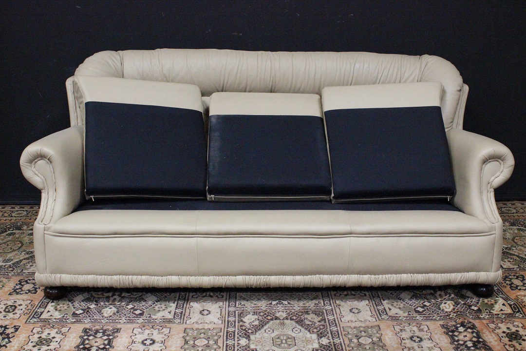 357_divano_sofa_bergere_chester_chesterfield_pelle_leather_beige_originale_inglese_original_english__UK_3_posti_three_9