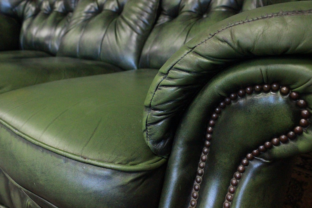 380_divano_sofa_modello_bergere_chester_chesterfield_pelle_leather_verde_green_originale_inglese_original_english_3_posti_three_UK_5