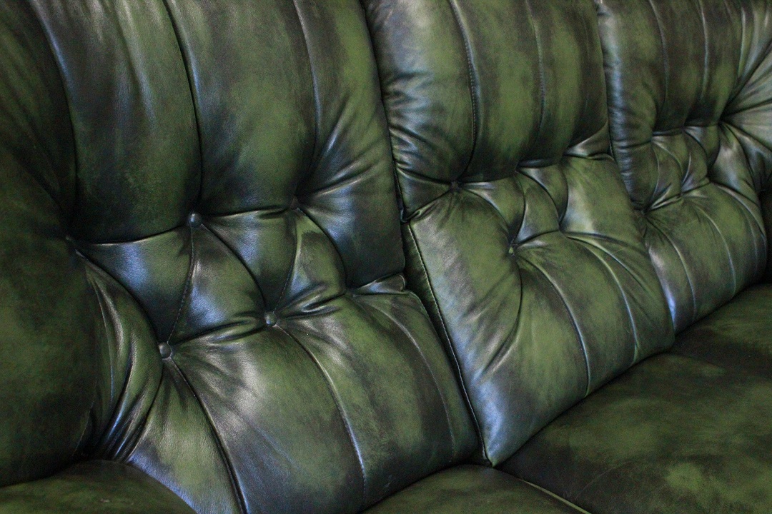 380_divano_sofa_modello_bergere_chester_chesterfield_pelle_leather_verde_green_originale_inglese_original_english_3_posti_three_UK_7
