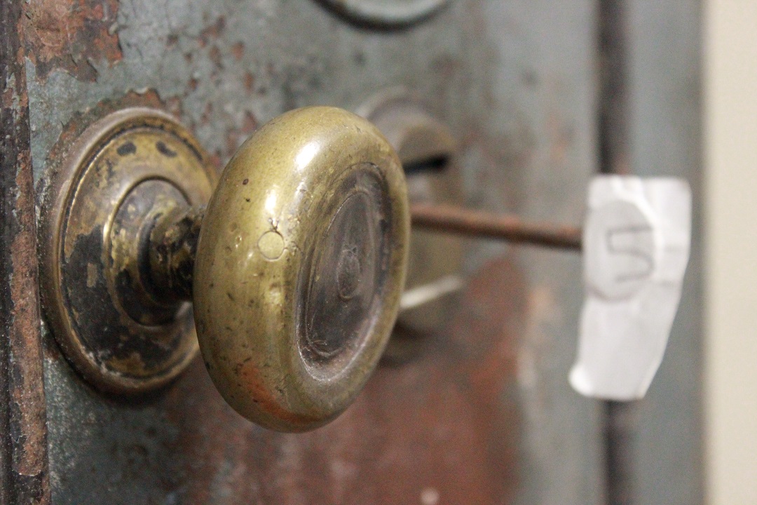 804_cassaforte_safe_inglese_english_grigio_chiaro_light_grey_chiave_key_800_1800_XIX_secolo_4