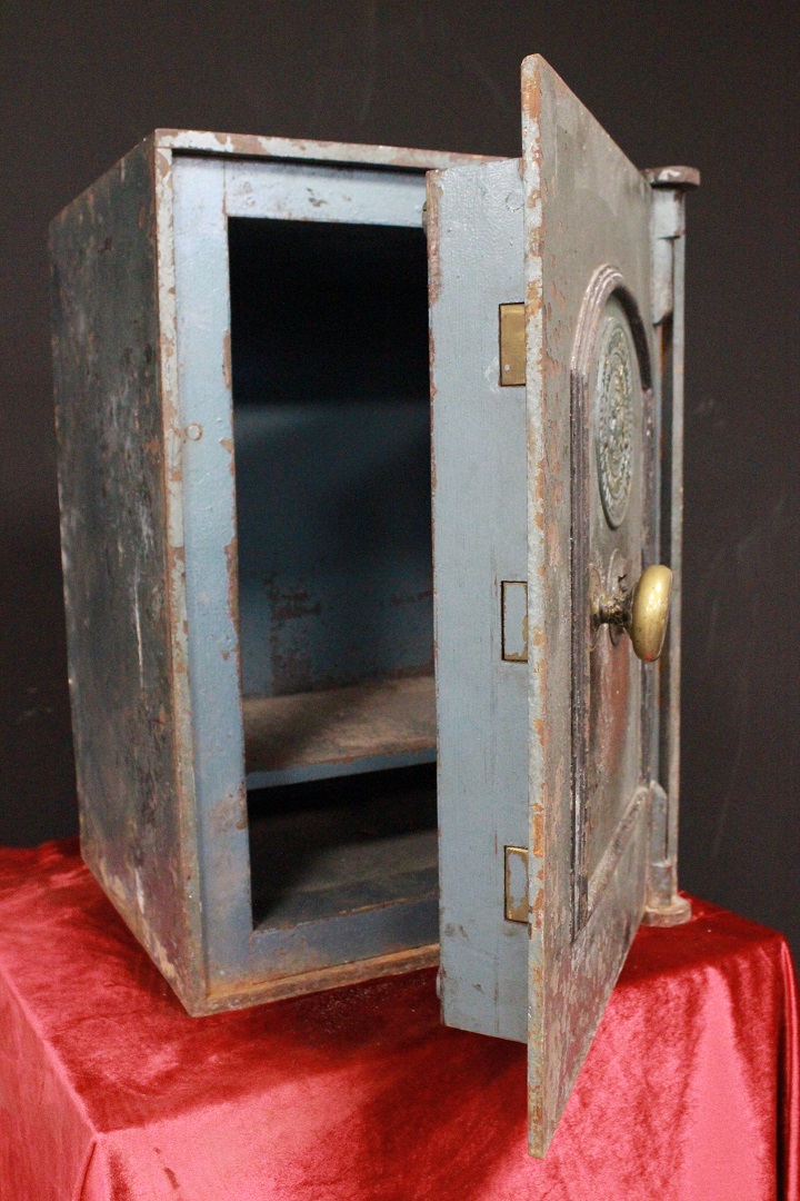 804_cassaforte_safe_inglese_english_grigio_chiaro_light_grey_chiave_key_800_1800_XIX_secolo_8