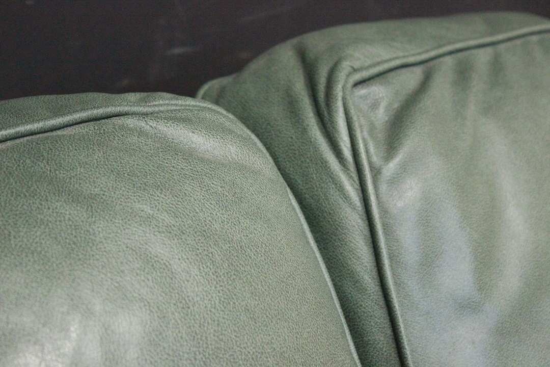 651_divano_sofa_anni_Novanta_90_pelle_verde_pallido_green_originali_inglesi_original_UK_english_4