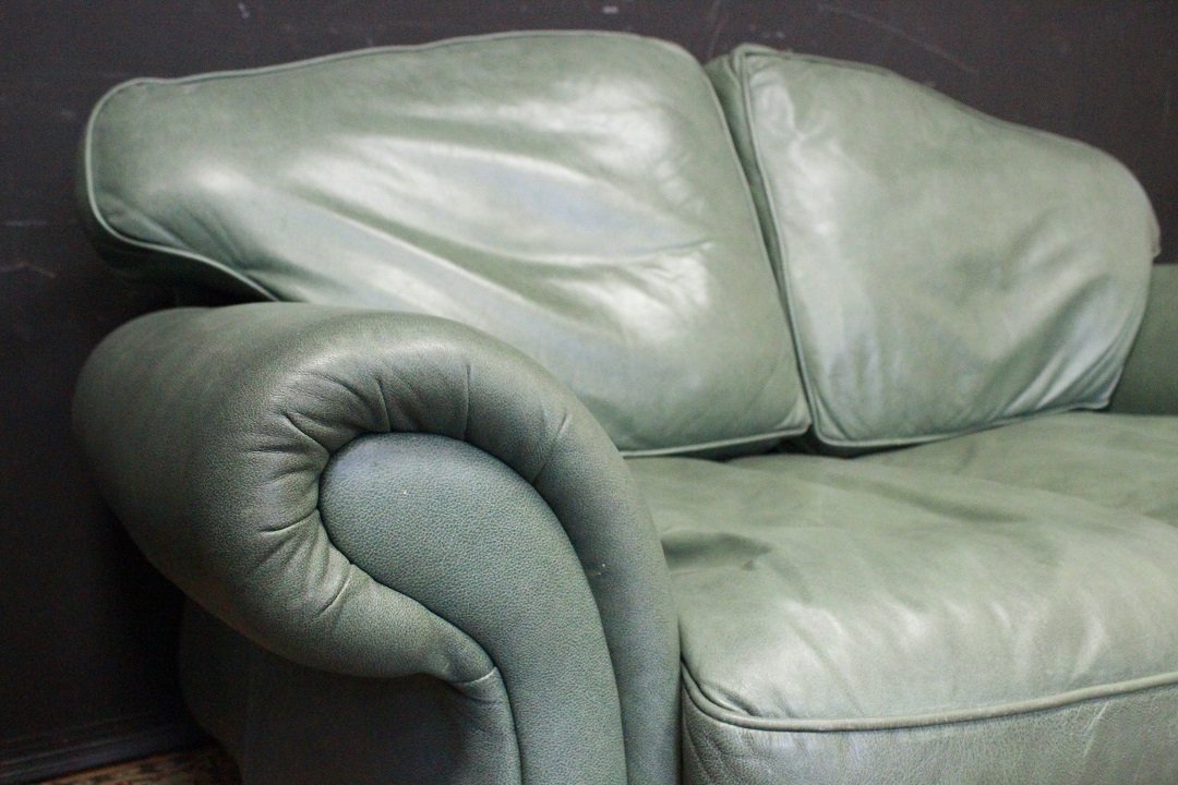 651_divano_sofa_anni_Novanta_90_pelle_verde_pallido_green_originali_inglesi_original_UK_english_5