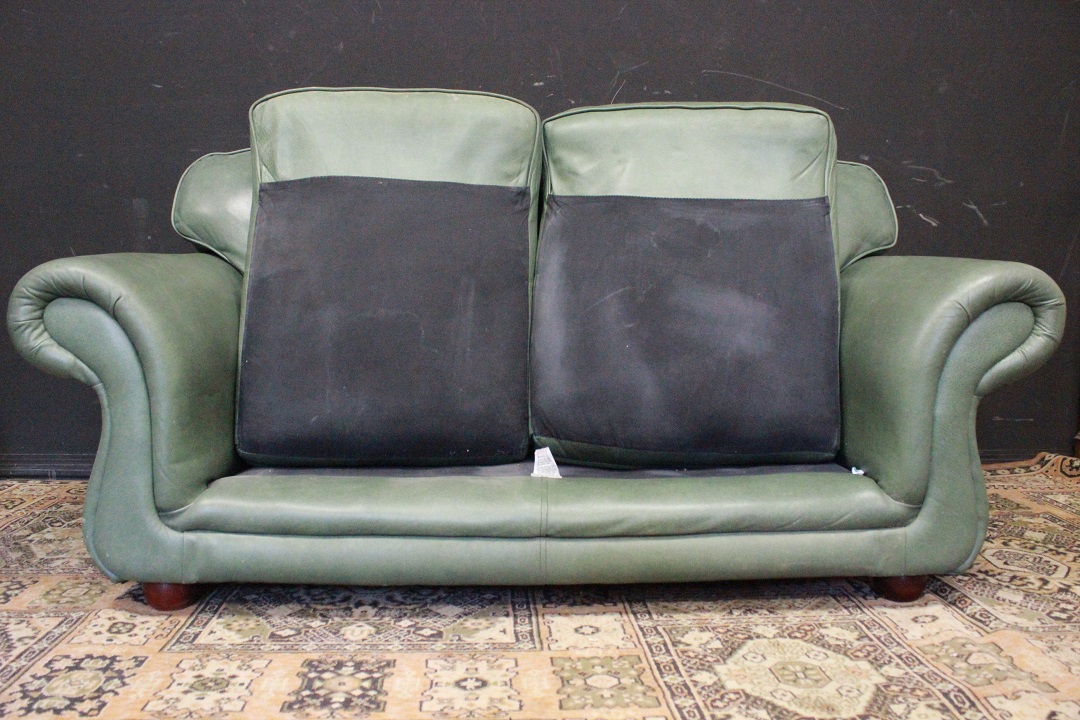 651_divano_sofa_anni_Novanta_90_pelle_verde_pallido_green_originali_inglesi_original_UK_english_6