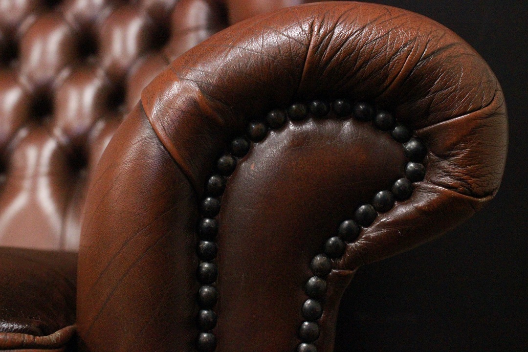 817_chester_chesterfield_divano_3_three_tre_posti_seater_bergere_sofa_pelle_leather_marrone_castano_brown_originale_inglese_original_UK_1