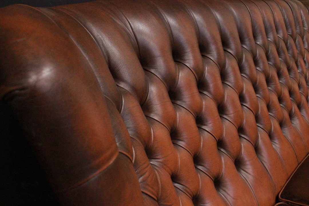 817_chester_chesterfield_divano_3_three_tre_posti_seater_bergere_sofa_pelle_leather_marrone_castano_brown_originale_inglese_original_UK_2