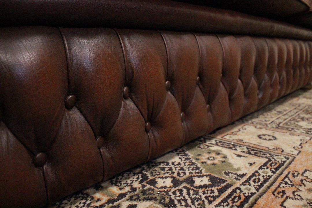 817_chester_chesterfield_divano_3_three_tre_posti_seater_bergere_sofa_pelle_leather_marrone_castano_brown_originale_inglese_original_UK_4