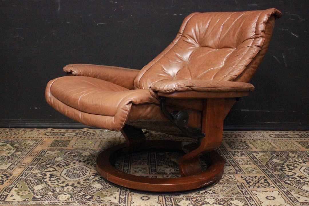 421_Poltrona_Armchair_bergere_reclinabile_recliner_leather_pelle_marrone_chiaro_originale_original_Brescia_Roncadelle_english_inglese_UK_0