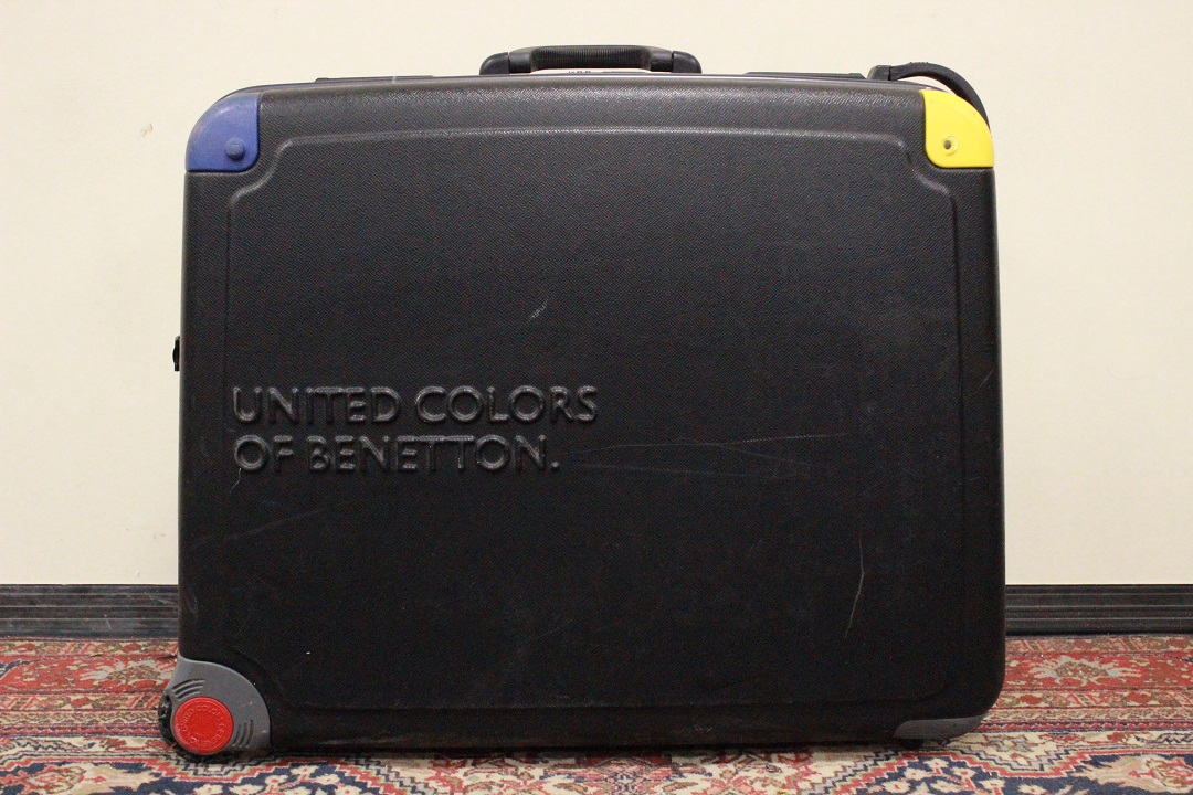 816_Valigia_suitcase_nera_black_colori_colours_United_Colors_Of_Benetton_ruote_roll_small_wheel_plastica_dura_strong_plastic_3