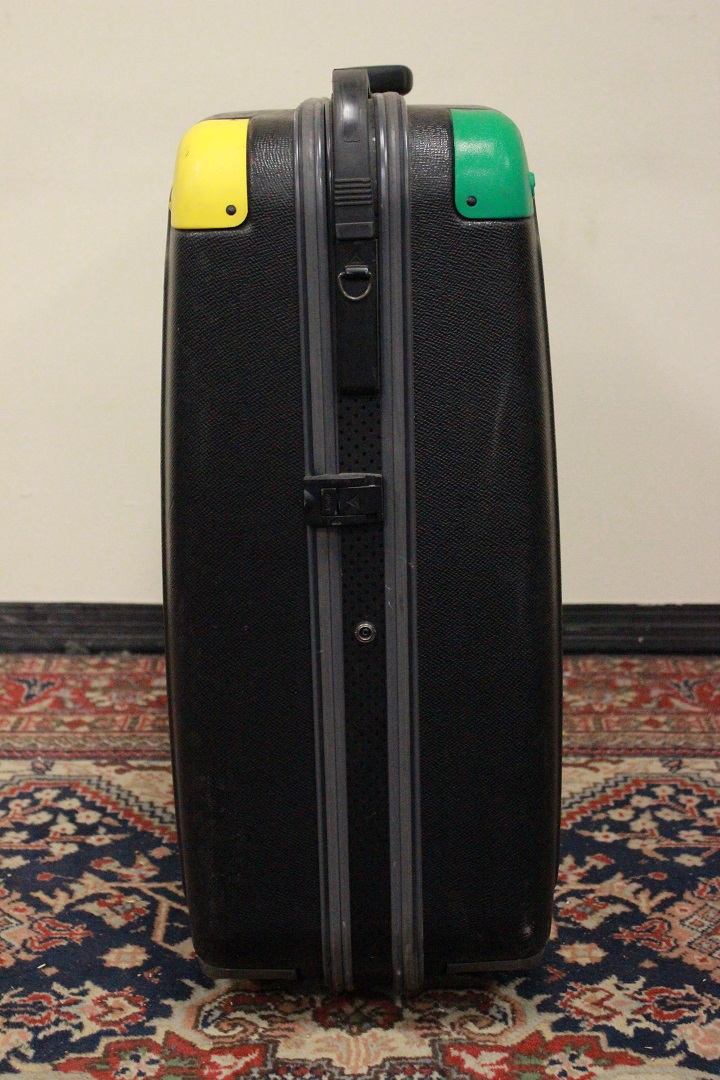 816_Valigia_suitcase_nera_black_colori_colours_United_Colors_Of_Benetton_ruote_roll_small_wheel_plastica_dura_strong_plastic_6