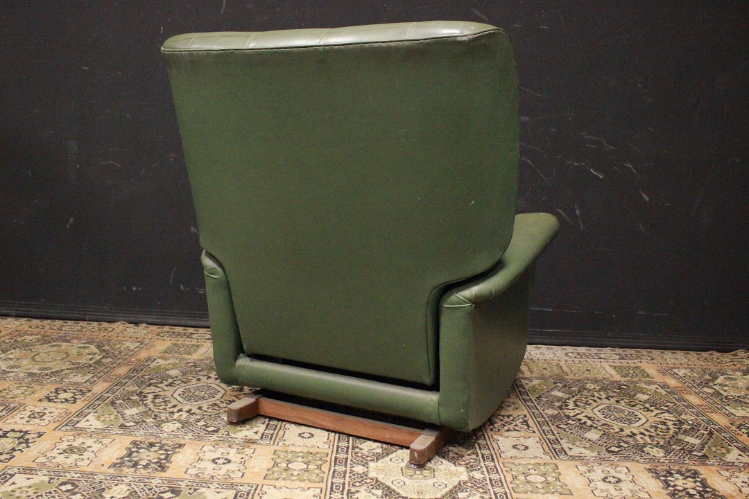 242_poltrona_reclinabile_armchair_recliner_dondolo_Chesterfield_Chester_originale_original_bergere_ecopelle_verde_reseda_green_Brescia_Roncadelle_inglese_UK_9