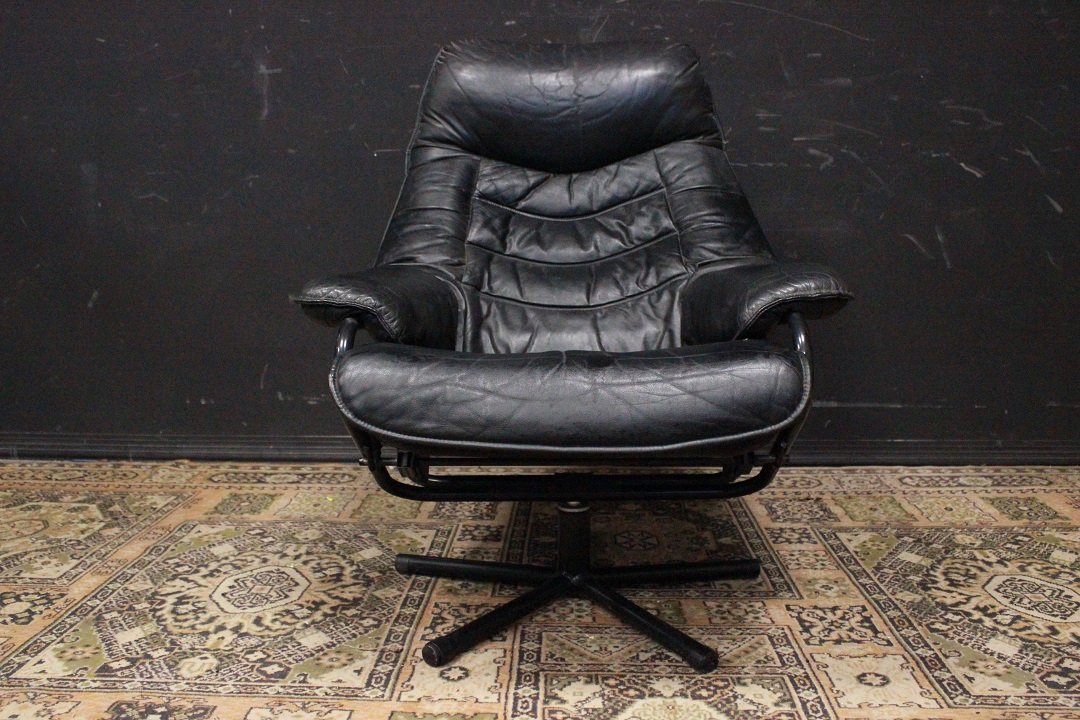 643_Poltrona_armchair_reclinabile_recliner_pelle_leather_nera_nero_black_anni_Settanta_1970_Brescia_Roncadelle_Inghilterra_inglese_UK_1