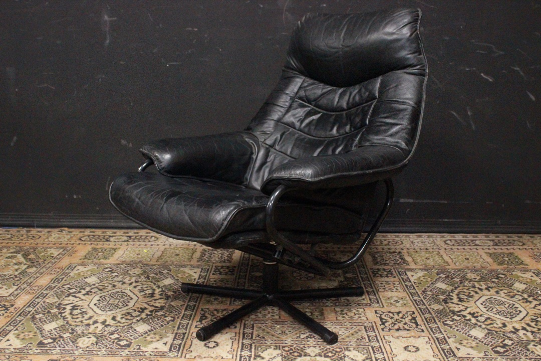 643_Poltrona_armchair_reclinabile_recliner_pelle_leather_nera_nero_black_anni_Settanta_1970_Brescia_Roncadelle_Inghilterra_inglese_UK_4