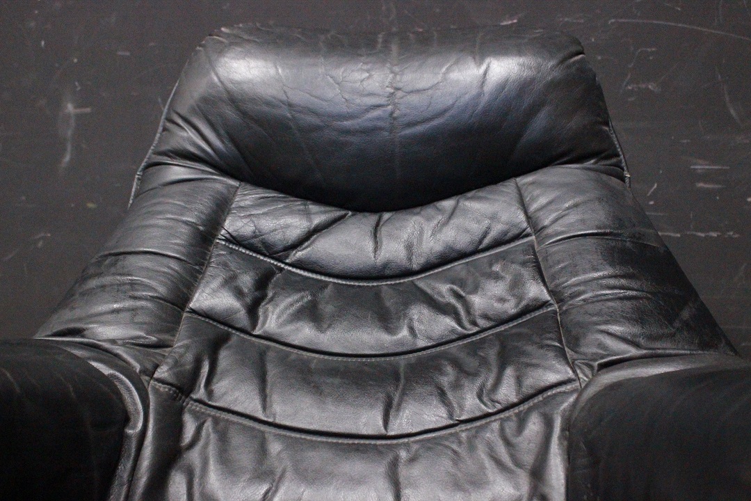 643_Poltrona_armchair_reclinabile_recliner_pelle_leather_nera_nero_black_anni_Settanta_1970_Brescia_Roncadelle_Inghilterra_inglese_UK_5