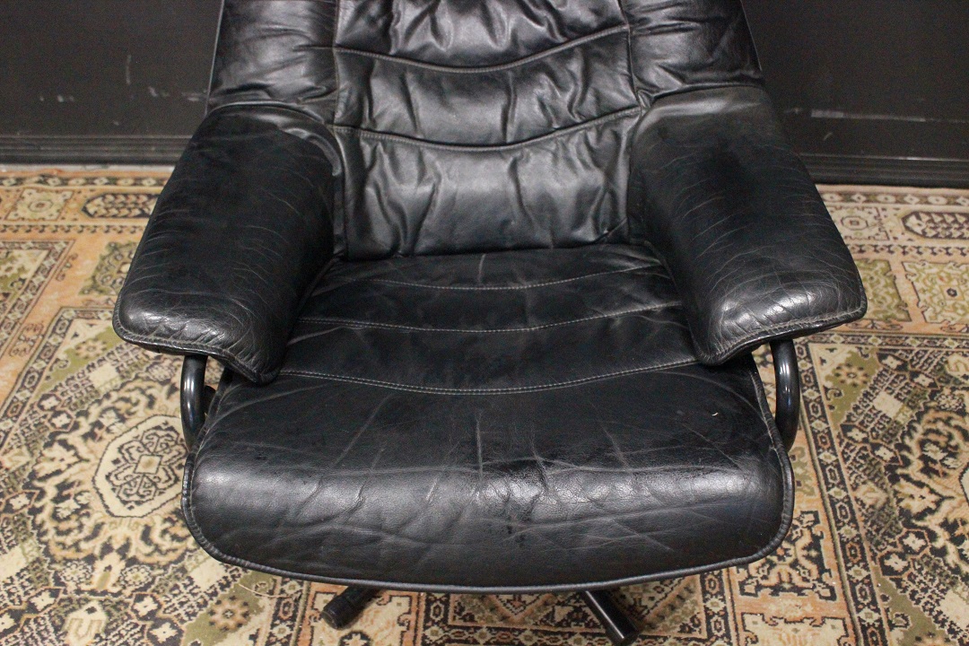 643_Poltrona_armchair_reclinabile_recliner_pelle_leather_nera_nero_black_anni_Settanta_1970_Brescia_Roncadelle_Inghilterra_inglese_UK_6