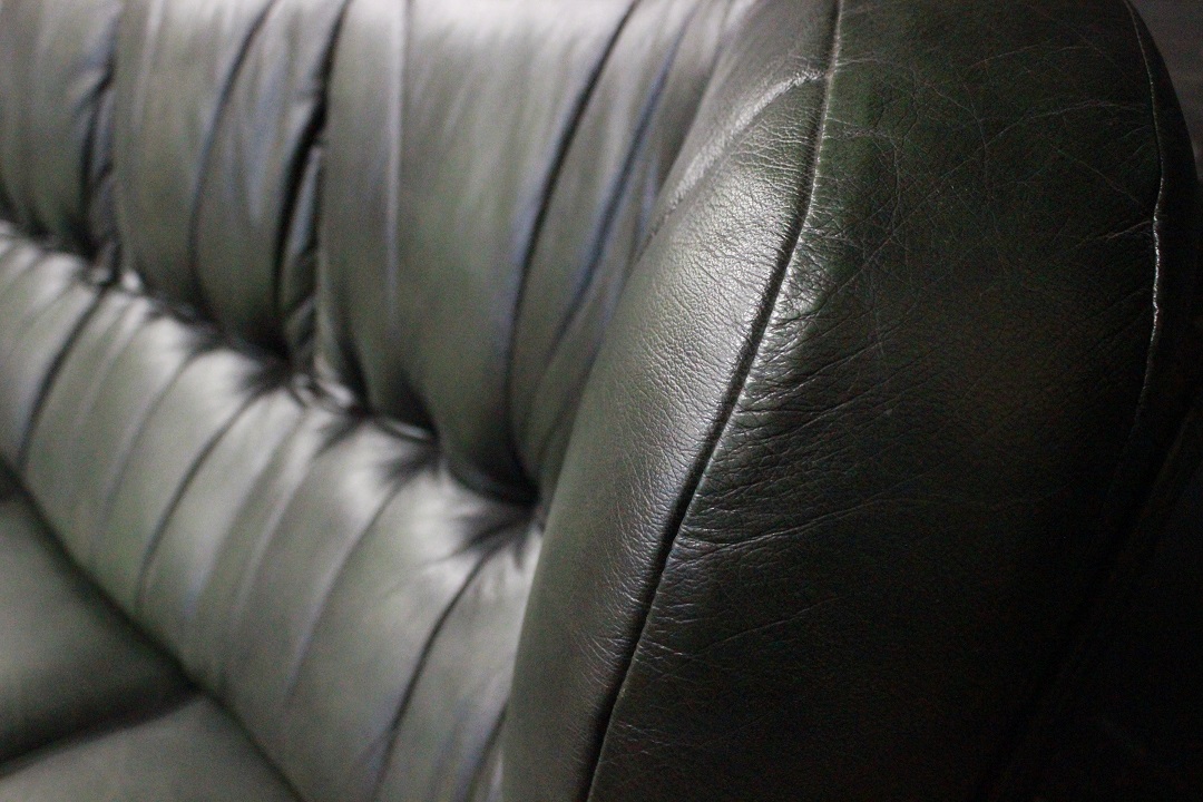 647_Divano_Sofa_Chester_Chesterfield_bergere_tre_3_three_posti_seaters_leather_pelle_verde_abete_green_legno_wood_originale_original_english_inglese_UK_10